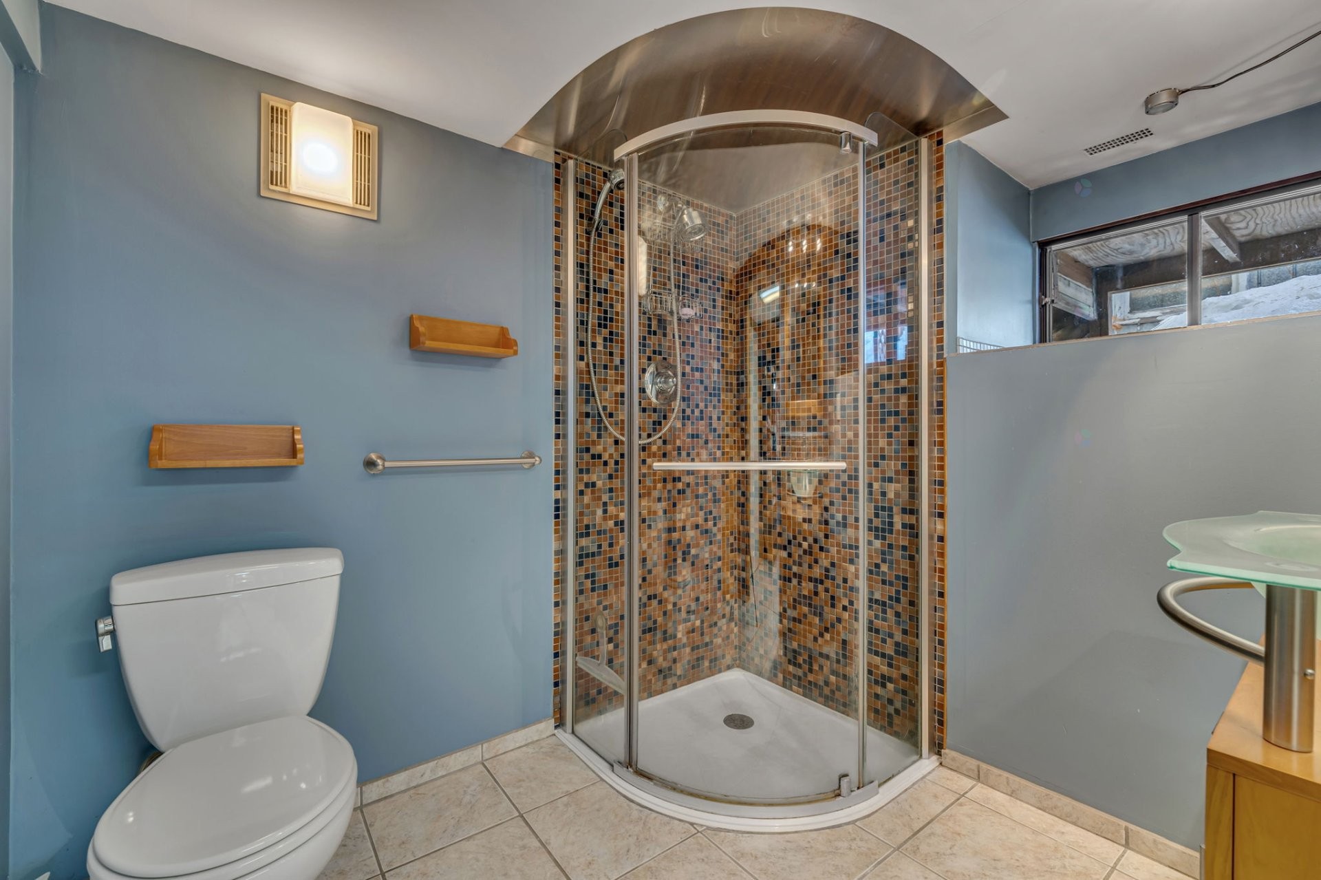 Salle de bains - 2 Rue Lévis, Lévis (Desjardins), QC - Indoor Photo Showing Bathroom