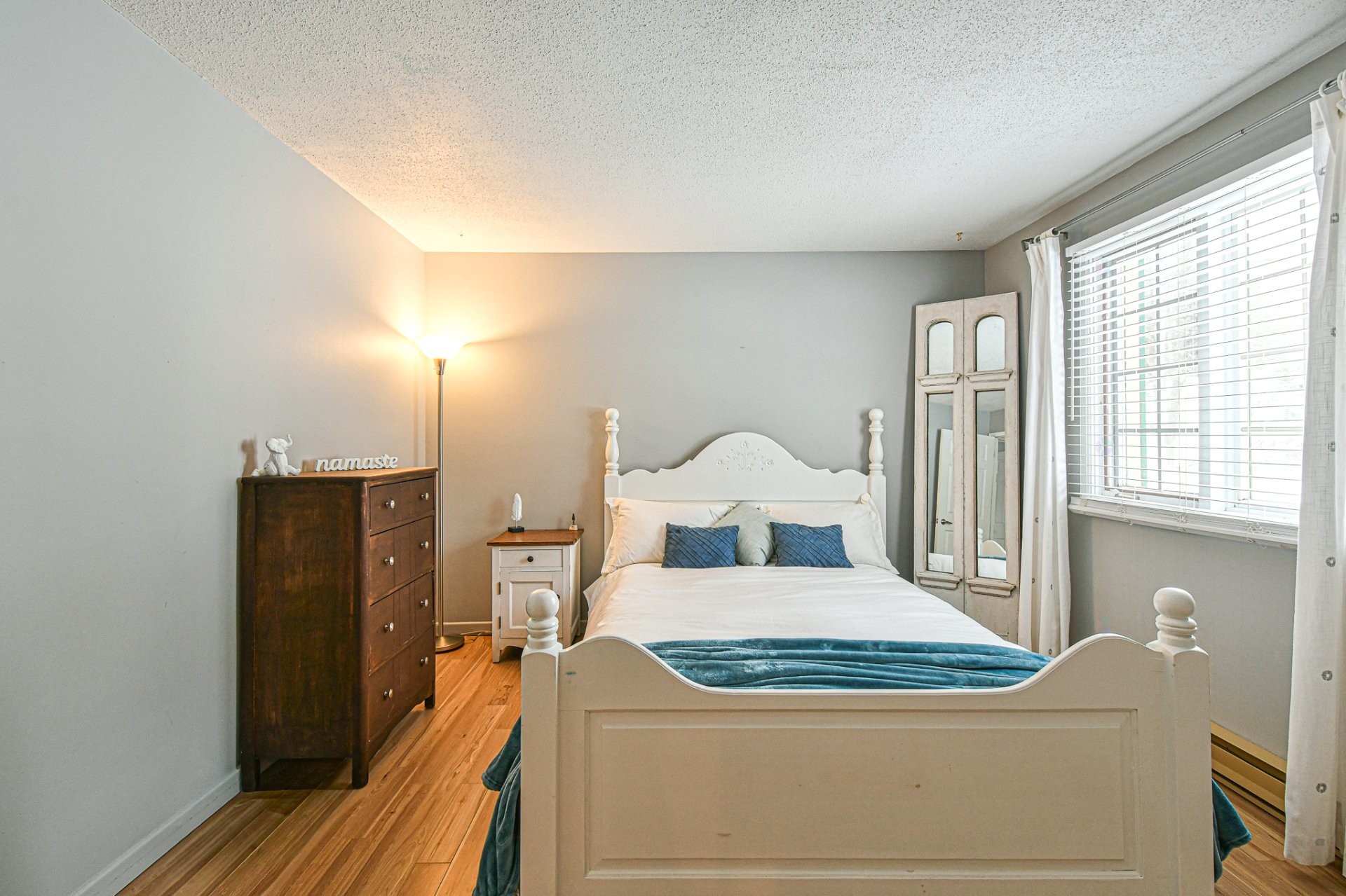 Master Bedroom - 15-255 Rue Séraphin, Sainte-Adèle, QC - Indoor Photo Showing Bedroom