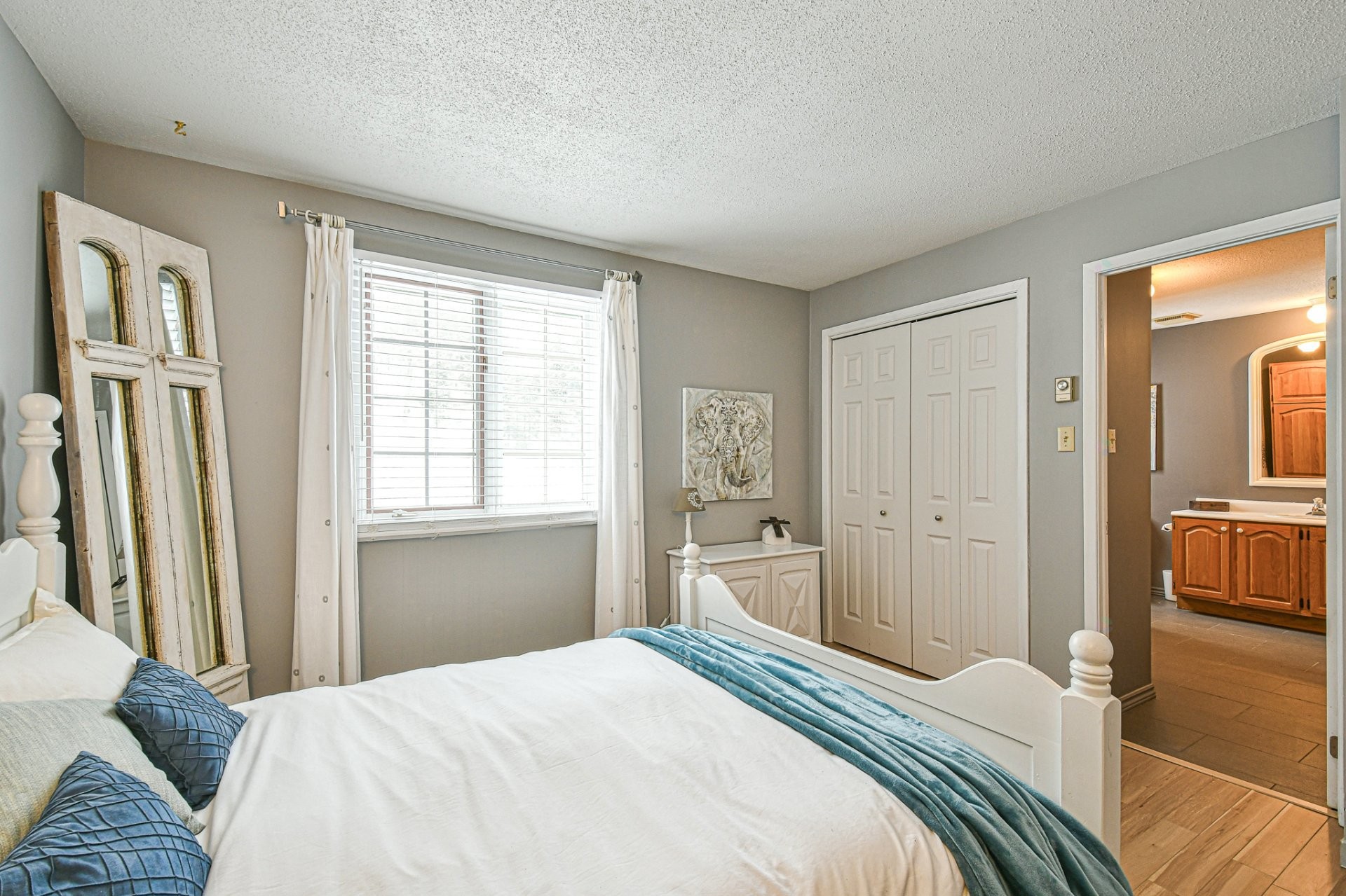 Master Bedroom - 15-255 Rue Séraphin, Sainte-Adèle, QC - Indoor Photo Showing Bedroom