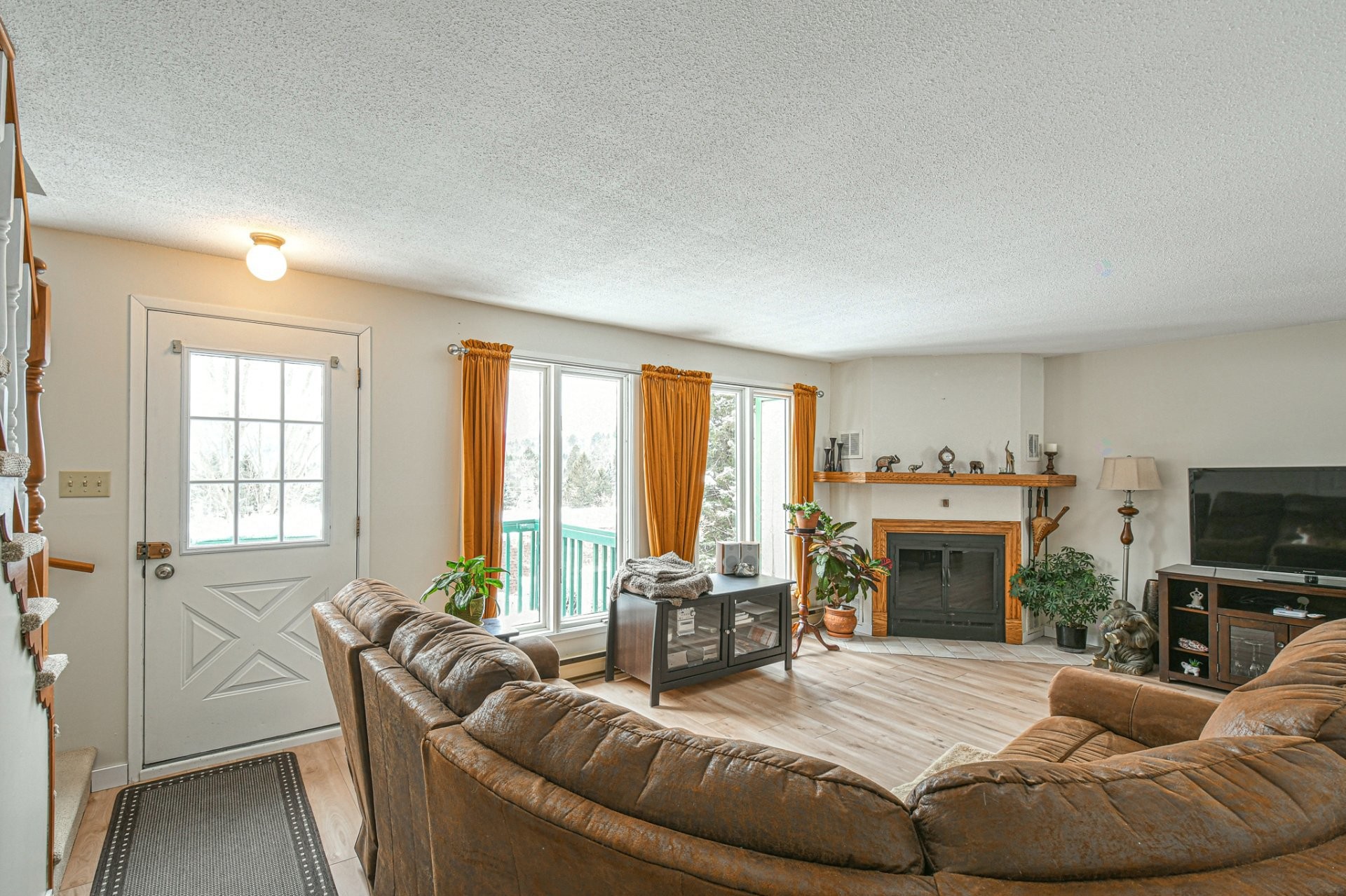 Living Room - 15-255 Rue Séraphin, Sainte-Adèle, QC - Indoor Photo Showing Living Room With Fireplace