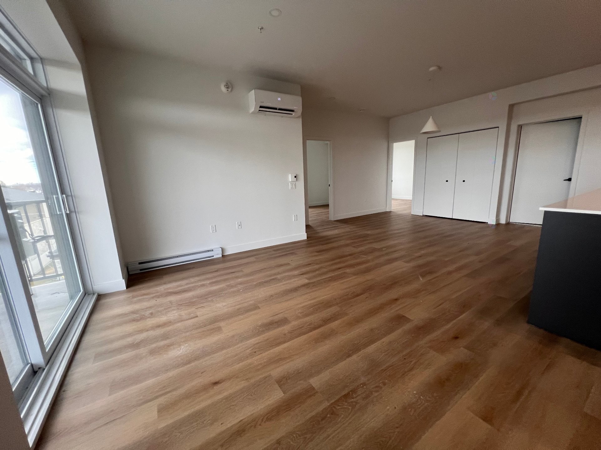 Salon - 310-282 Rue Du Cardinal, Saint-Amable, QC - Indoor Photo Showing Other Room