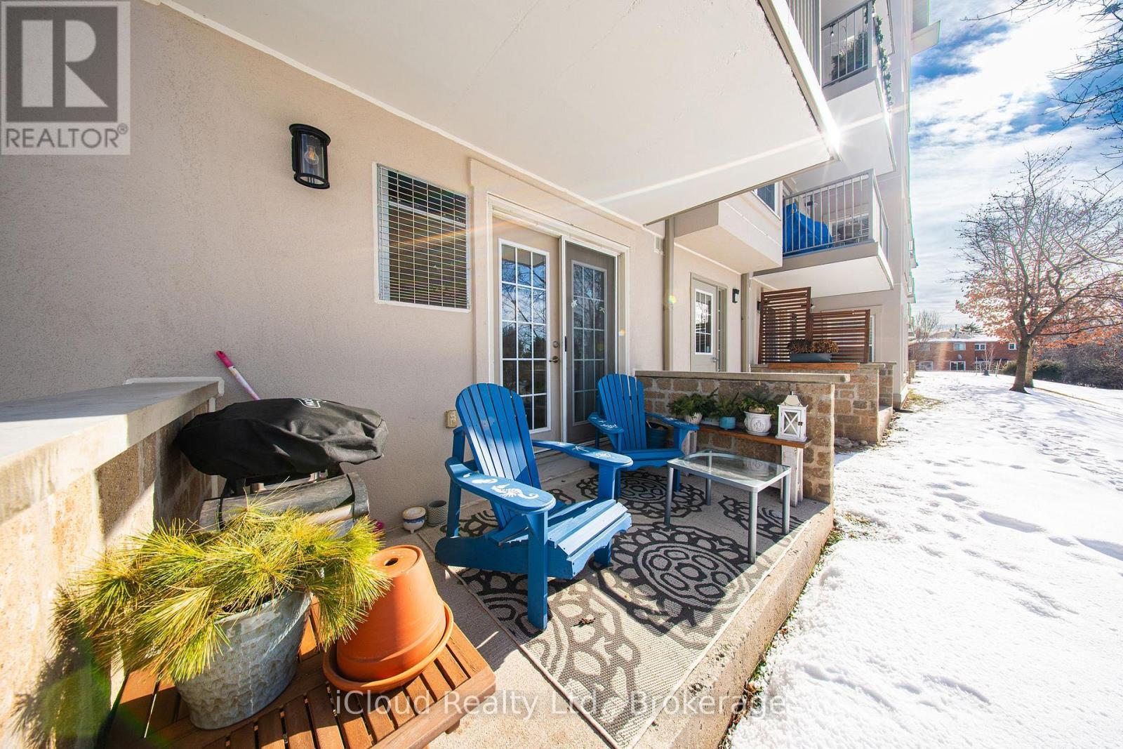 103 - 1450 Bishops Gate, Oakville, ON - Outdoor