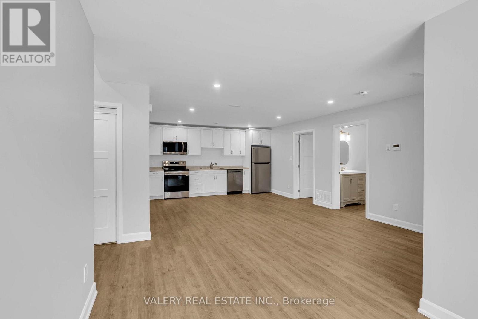15C - 600 Second Street E, Cornwall, ON - Indoor Photo Showing Other Room
