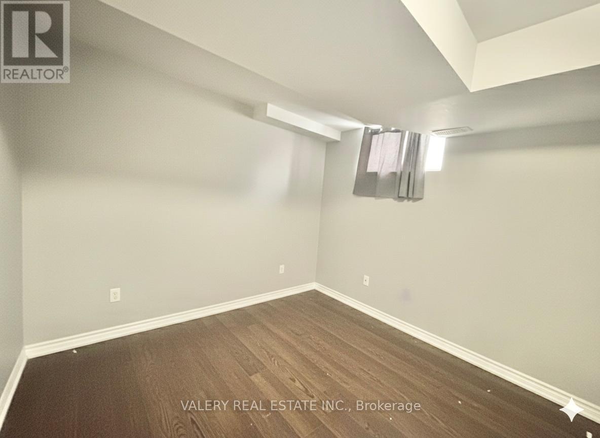 265 West 2Nd Street, Hamilton, ON - Indoor Photo Showing Other Room