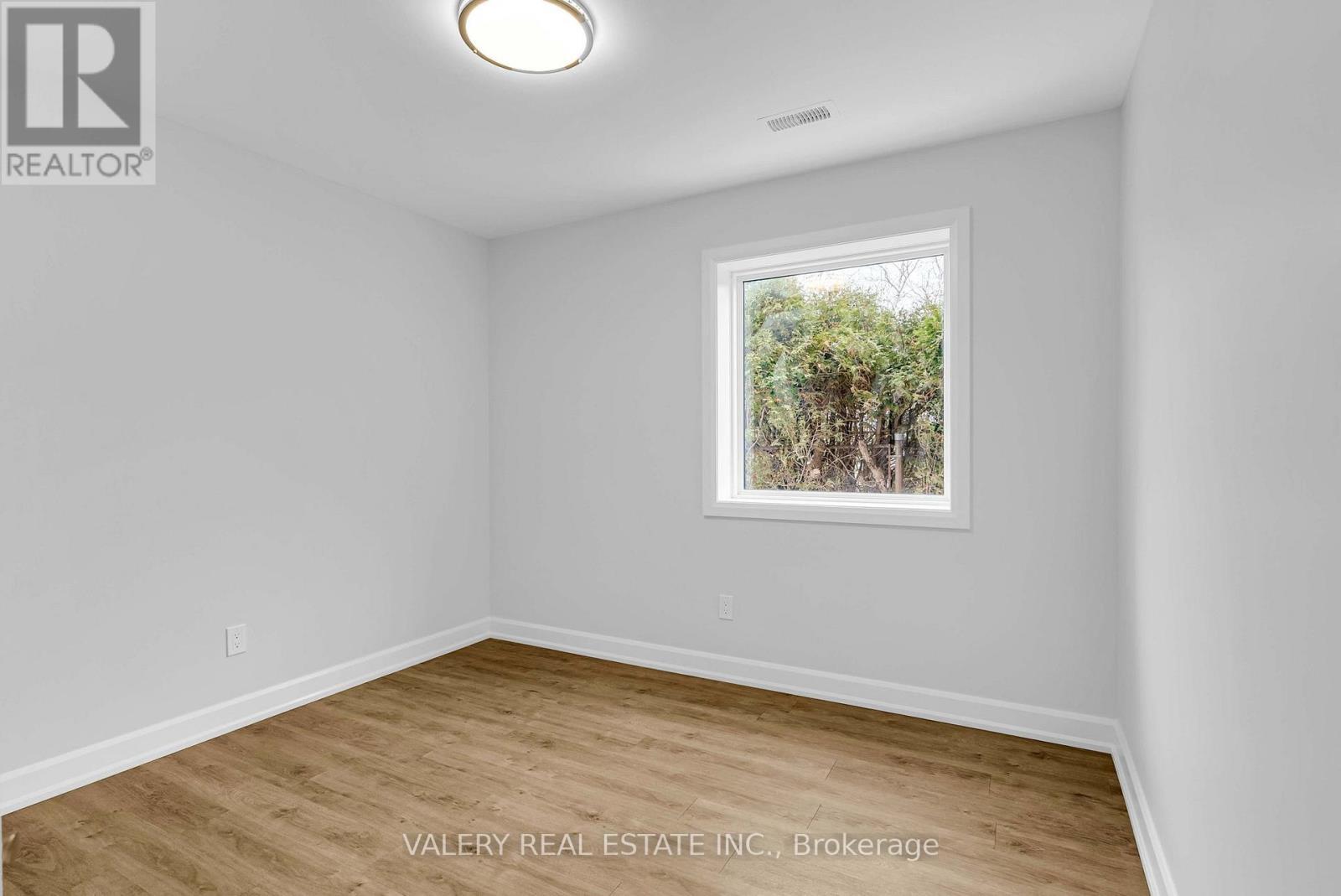 7B - 600 Second Street E, Cornwall, ON - Indoor Photo Showing Other Room