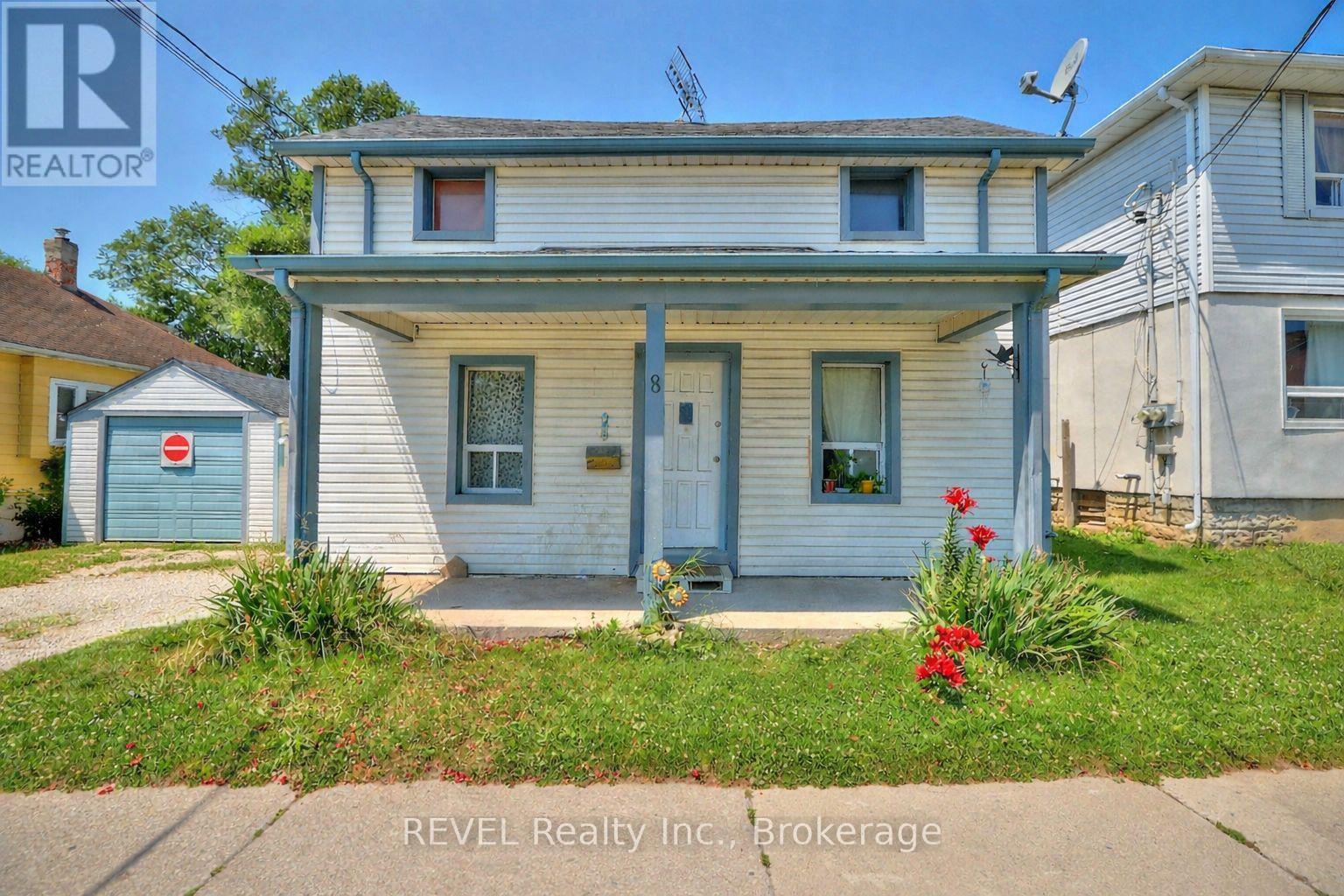 8 Pelham Road, St. Catharines (Western Hill), ON - Outdoor