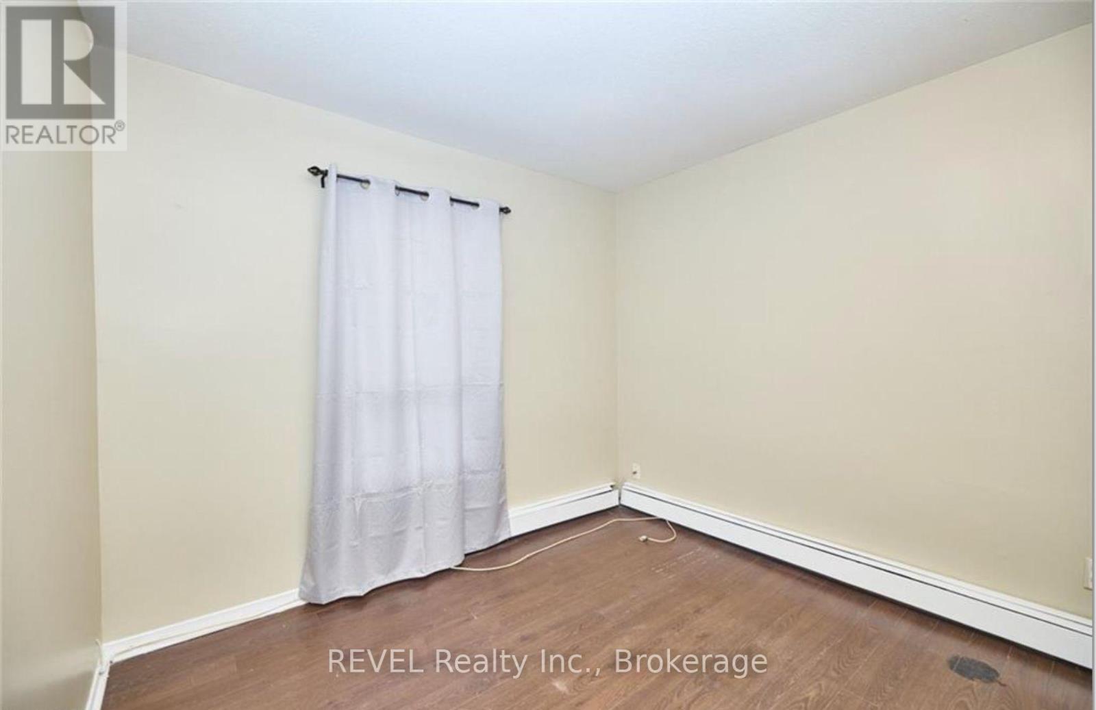8 Pelham Road, St. Catharines (Western Hill), ON - Indoor Photo Showing Other Room