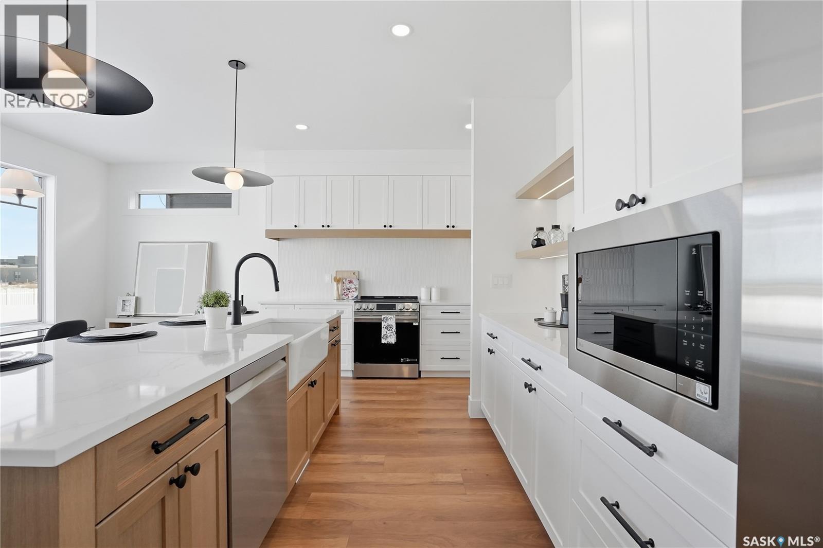 436 Augusta Boulevard, Warman, SK - Indoor Photo Showing Kitchen With Upgraded Kitchen