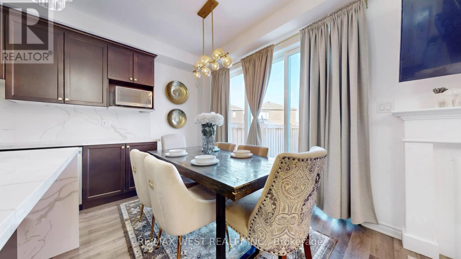 902 Sumac Crescent, Milton, ON - Indoor Photo Showing Dining Room