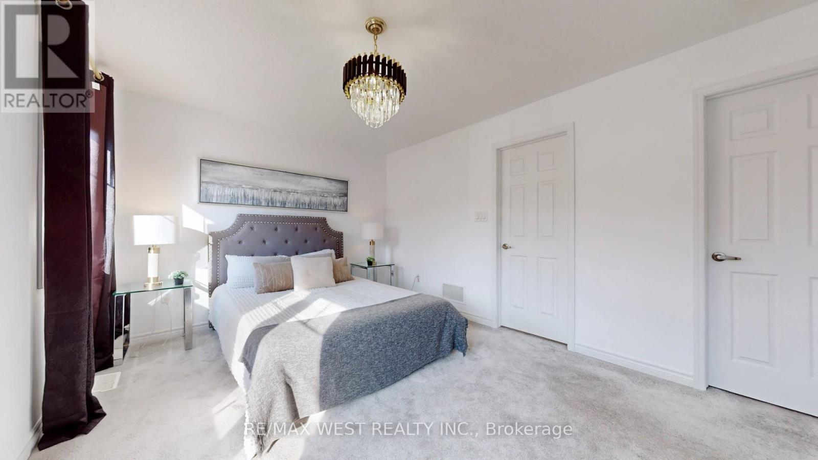 902 Sumac Crescent, Milton, ON - Indoor Photo Showing Bedroom