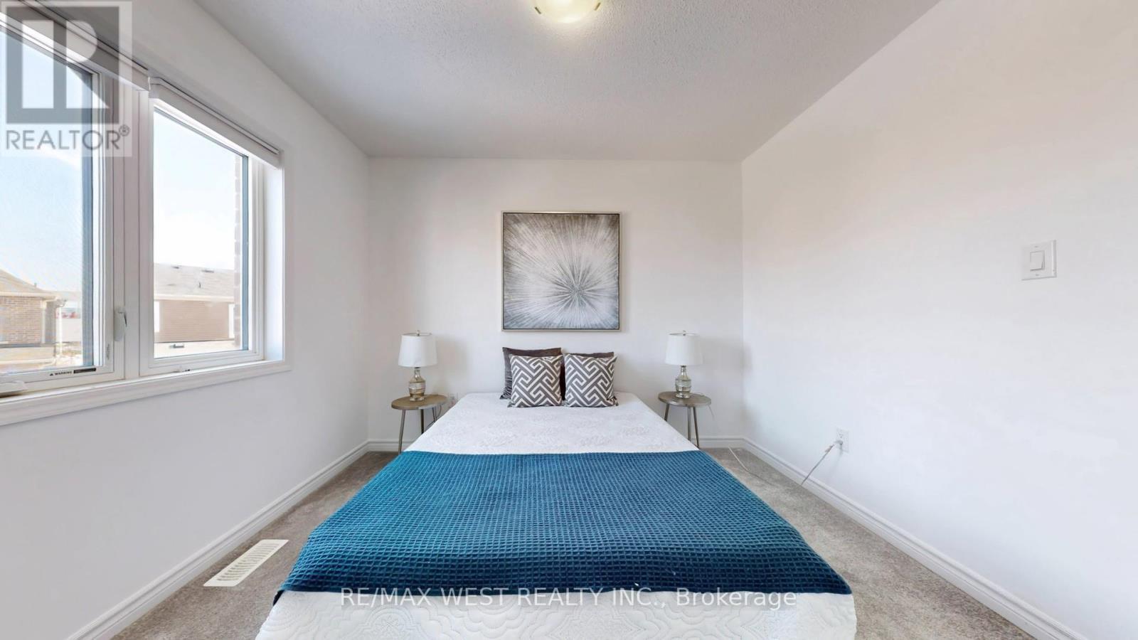 902 Sumac Crescent, Milton, ON - Indoor Photo Showing Bedroom