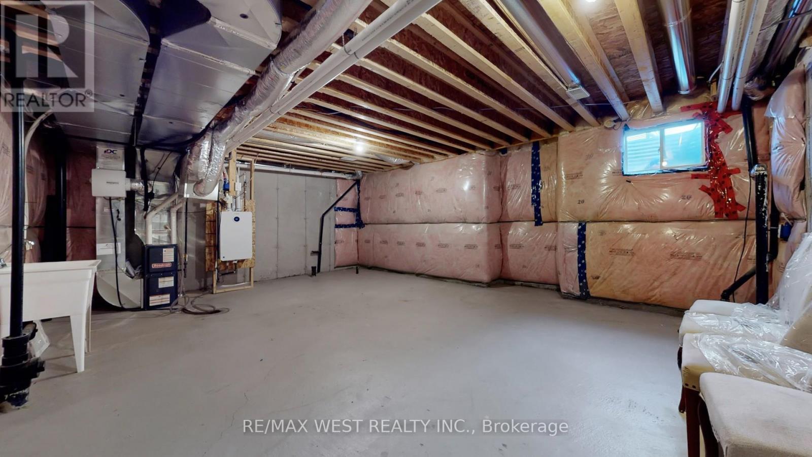 902 Sumac Crescent, Milton, ON - Indoor Photo Showing Basement