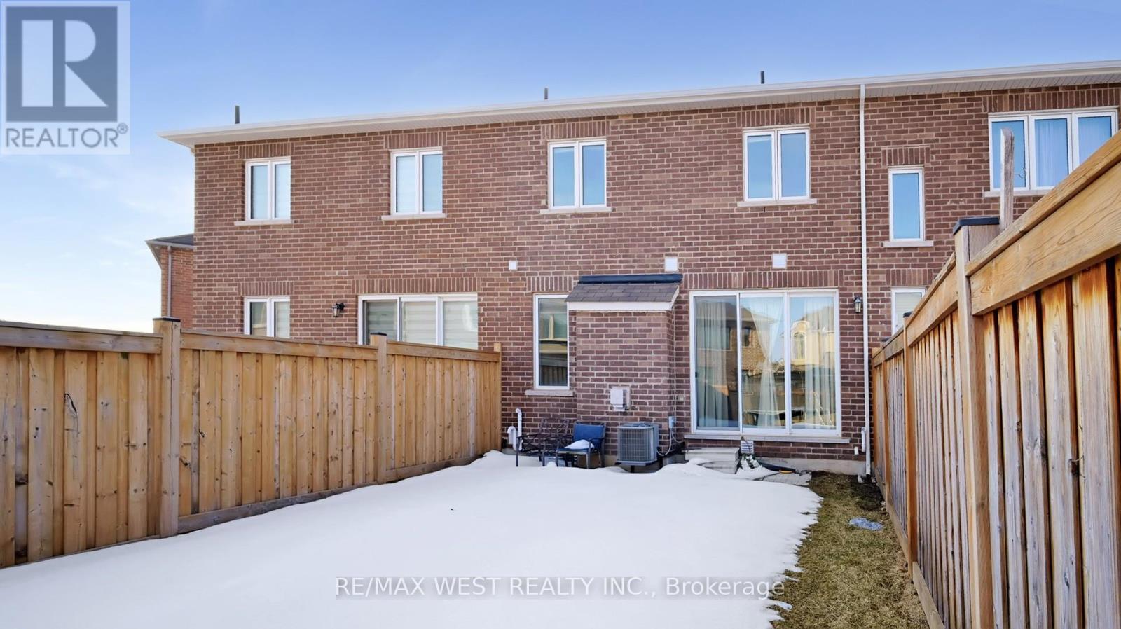 902 Sumac Crescent, Milton, ON - Outdoor With Exterior