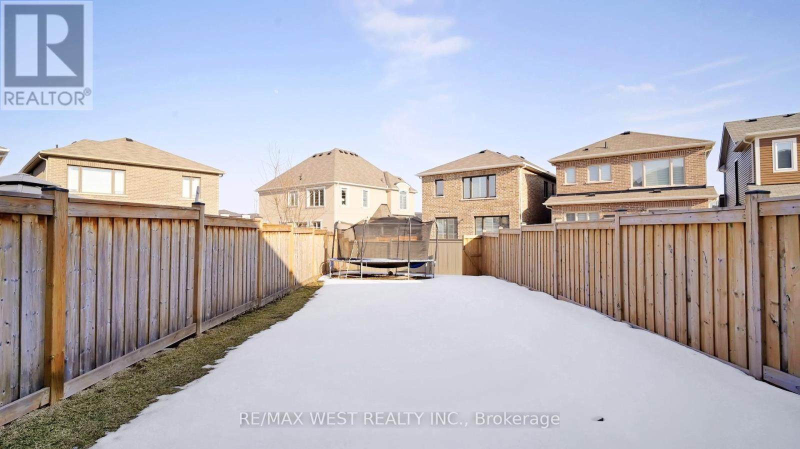 902 Sumac Crescent, Milton, ON - Outdoor With Exterior