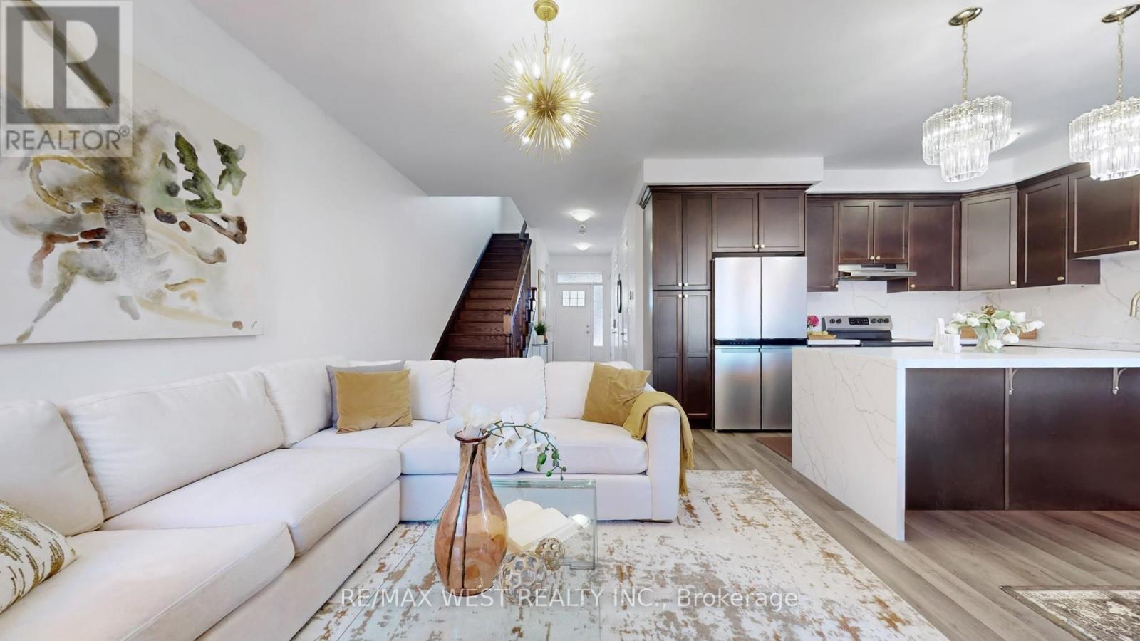 902 Sumac Crescent, Milton, ON - Indoor Photo Showing Kitchen