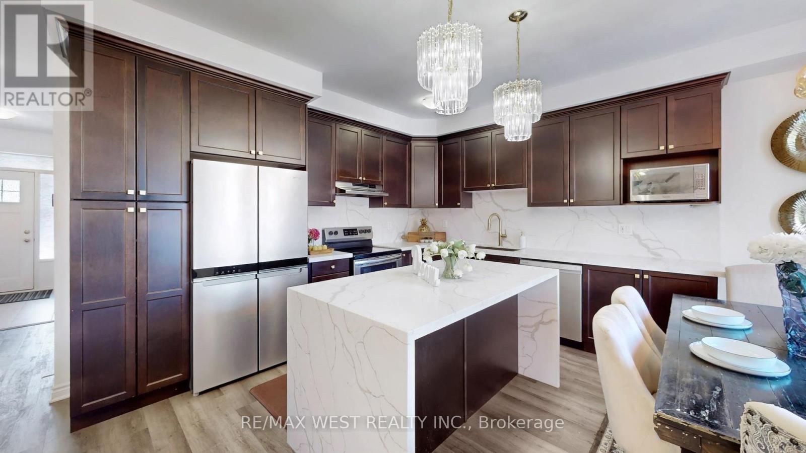 902 Sumac Crescent, Milton, ON - Indoor Photo Showing Kitchen