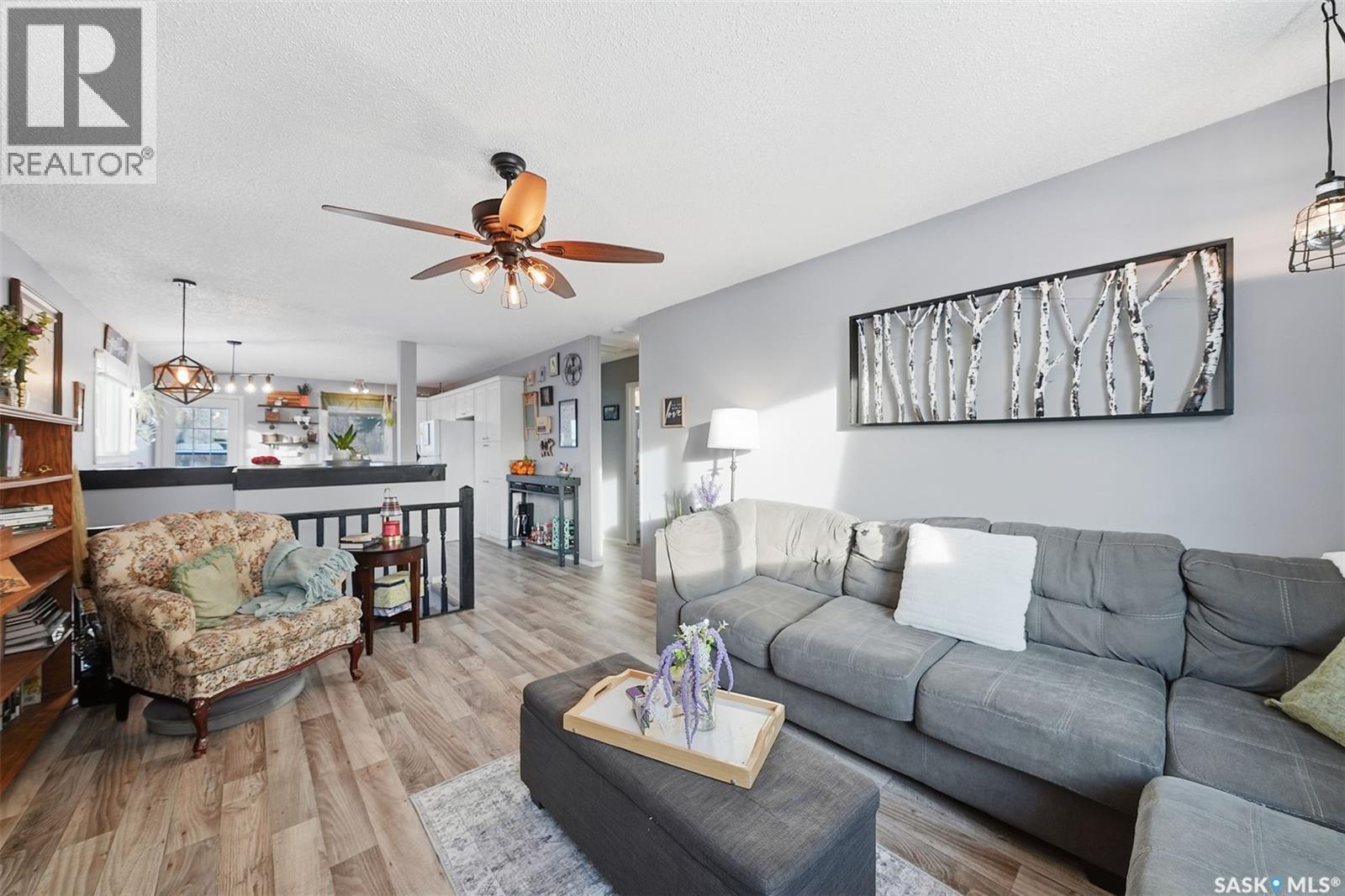 42 Macdowall Crescent, Prince Albert, SK - Indoor Photo Showing Living Room