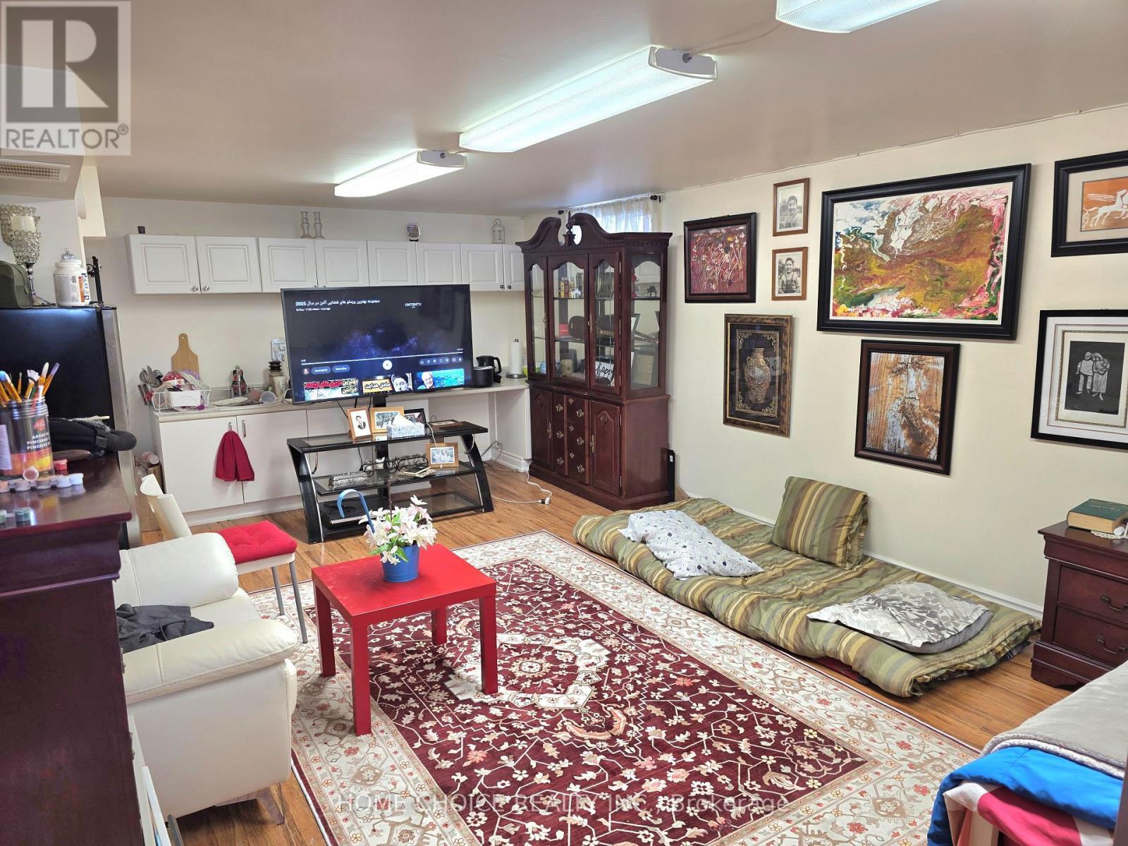637 Pineridge Road, Waterloo, ON - Indoor Photo Showing Living Room