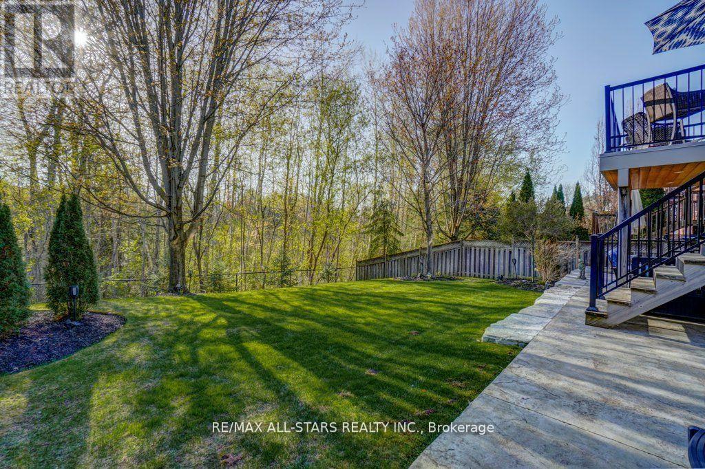 64 Button Crescent, Uxbridge, ON - Outdoor