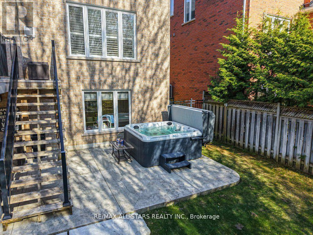 64 Button Crescent, Uxbridge, ON - Outdoor With Deck Patio Veranda