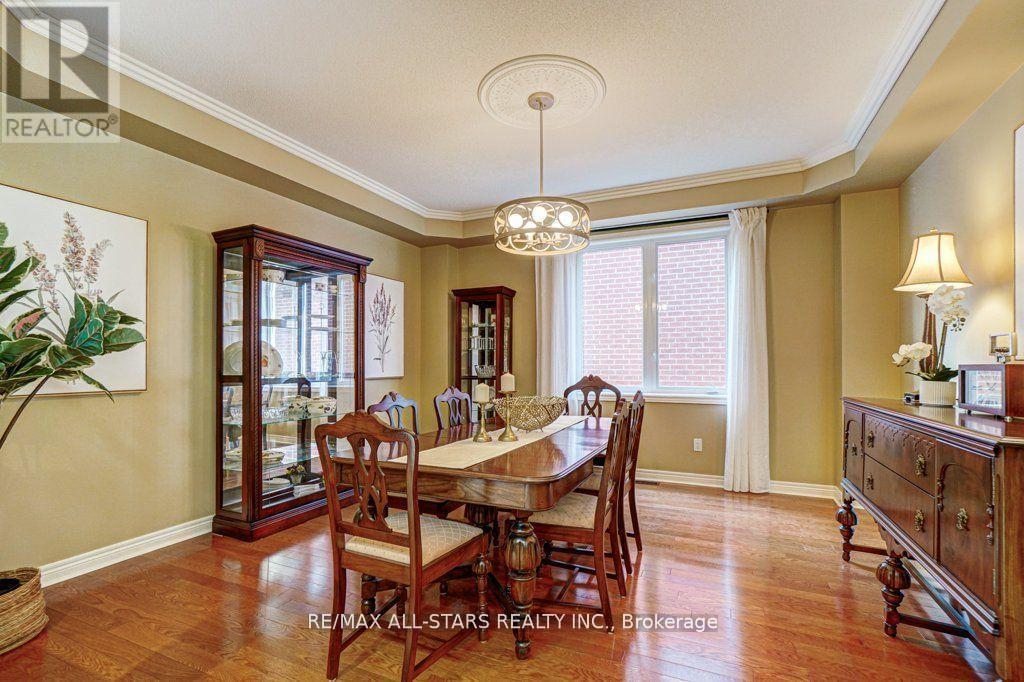 64 Button Crescent, Uxbridge, ON - Indoor Photo Showing Dining Room