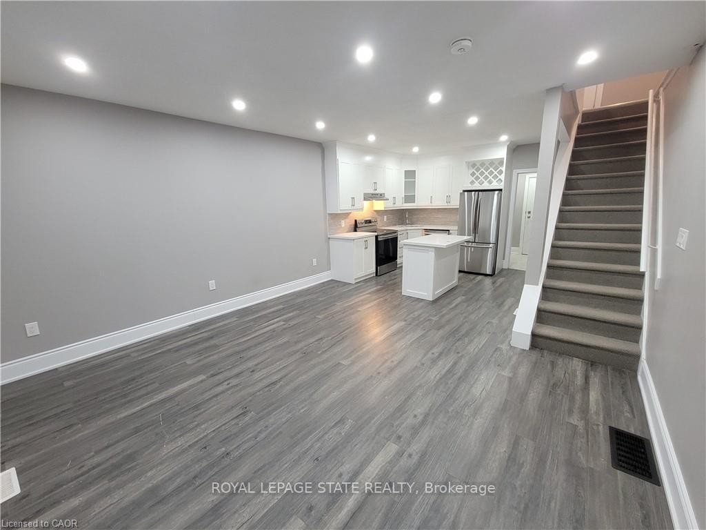 27 Belmont Avenue, Hamilton, ON - Indoor