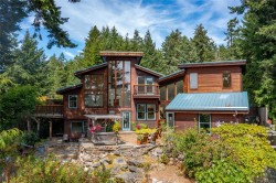2737 Anchor Way Pender Island, BC V0N 2M2
