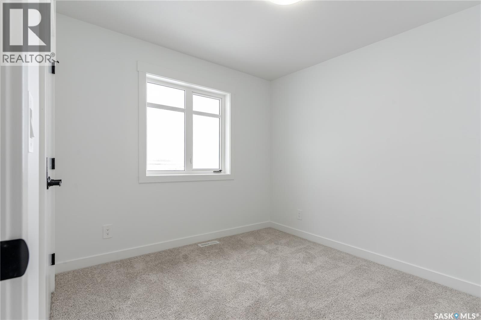 421 Traeger Close, Saskatoon, SK - Indoor Photo Showing Other Room