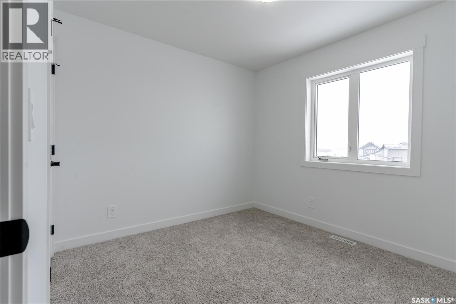 421 Traeger Close, Saskatoon, SK - Indoor Photo Showing Other Room