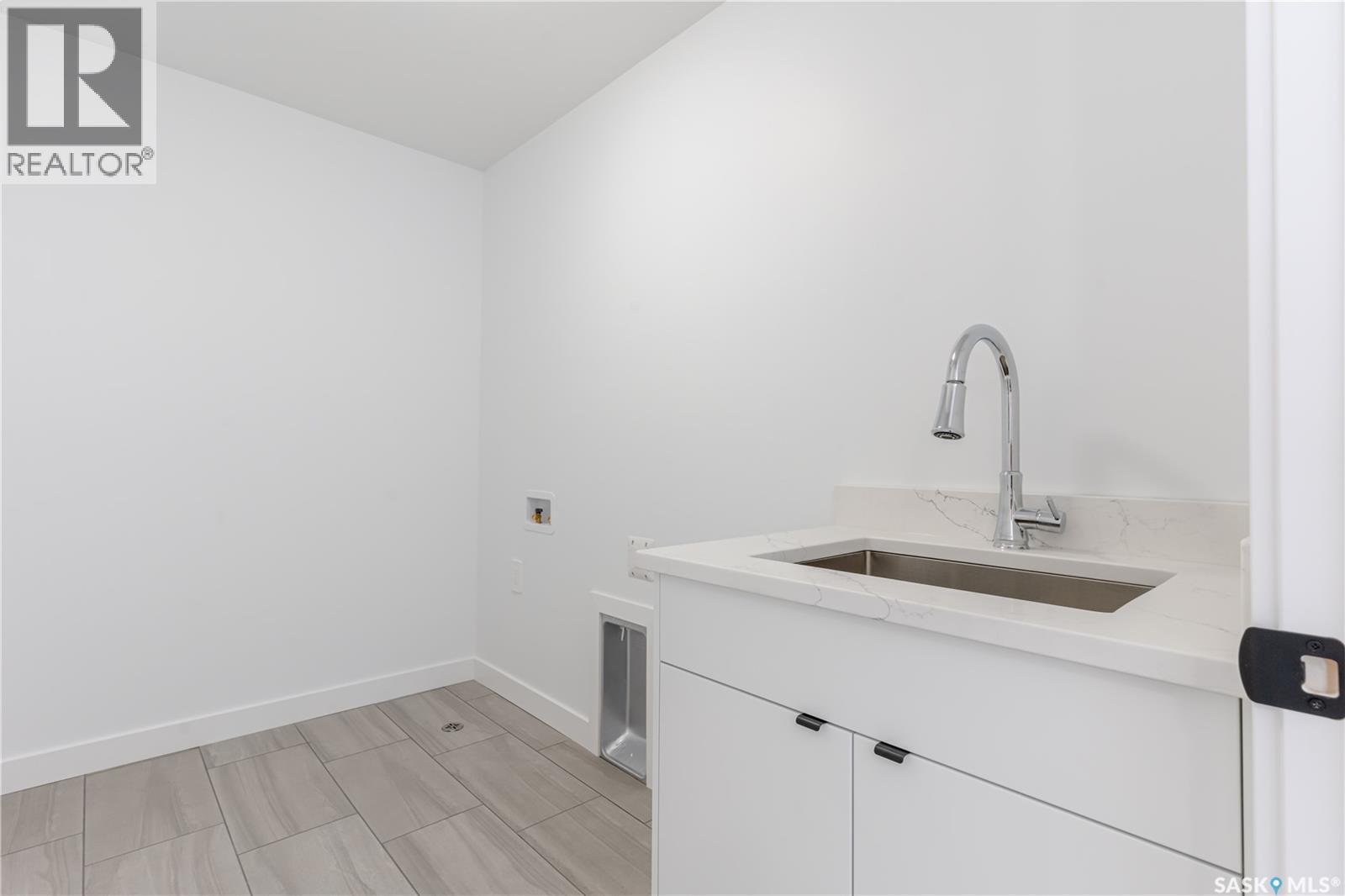 421 Traeger Close, Saskatoon, SK - Indoor