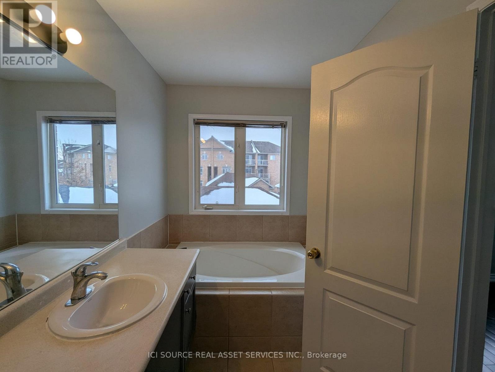 77 Rainbow Valley Crescent, Markham, ON - Indoor Photo Showing Bathroom