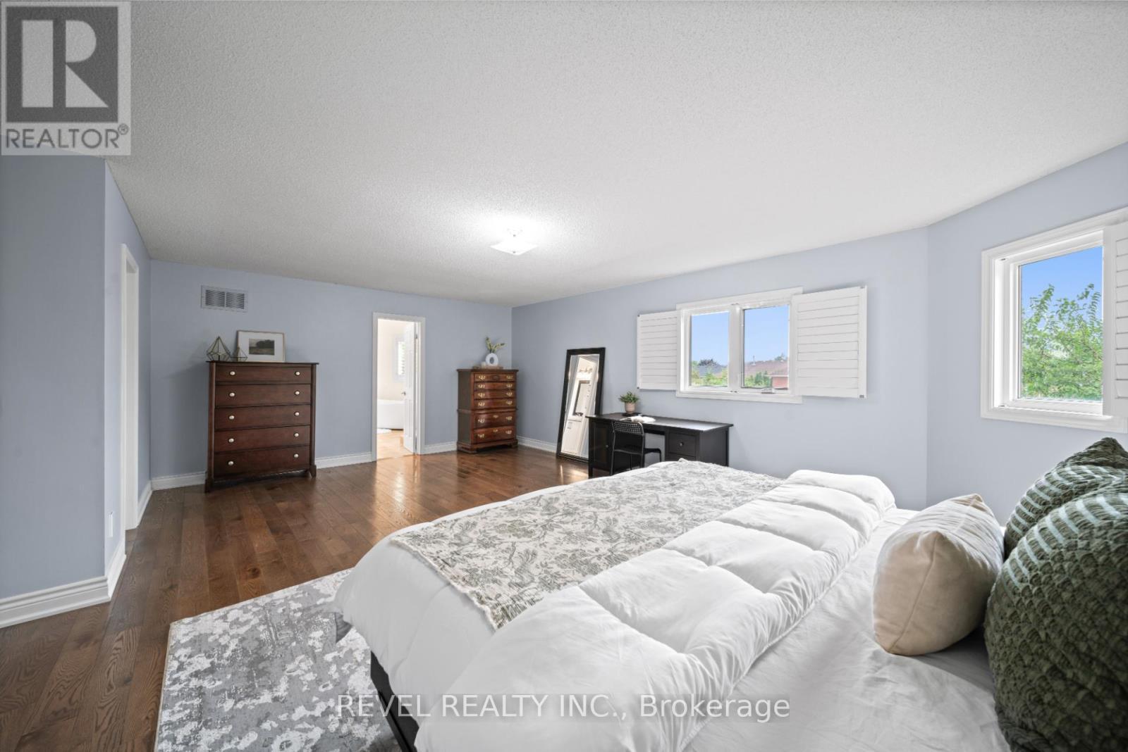 3723 Trelawny Circle, Mississauga, ON - Indoor Photo Showing Bedroom