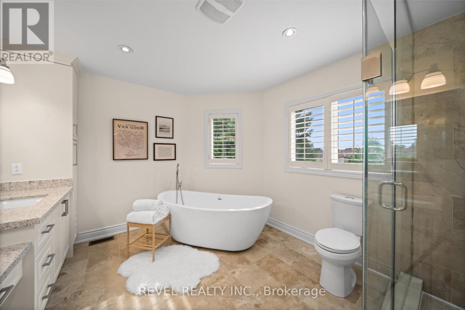 3723 Trelawny Circle, Mississauga, ON - Indoor Photo Showing Bathroom