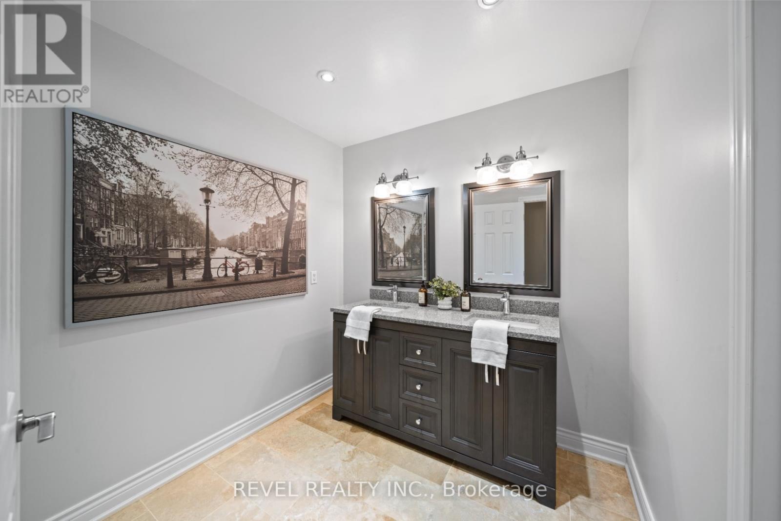 3723 Trelawny Circle, Mississauga, ON - Indoor Photo Showing Bathroom