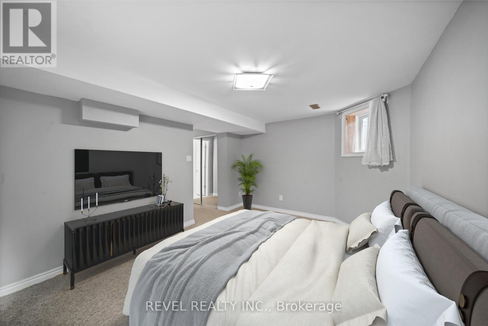 3723 Trelawny Circle, Mississauga, ON - Indoor Photo Showing Bedroom