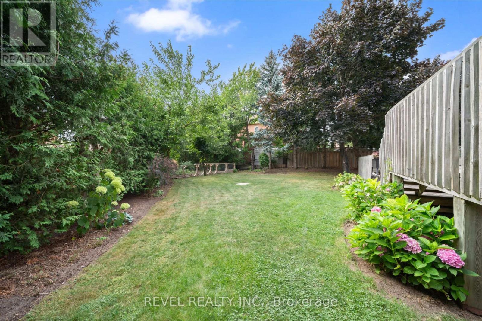 3723 Trelawny Circle, Mississauga, ON - Outdoor