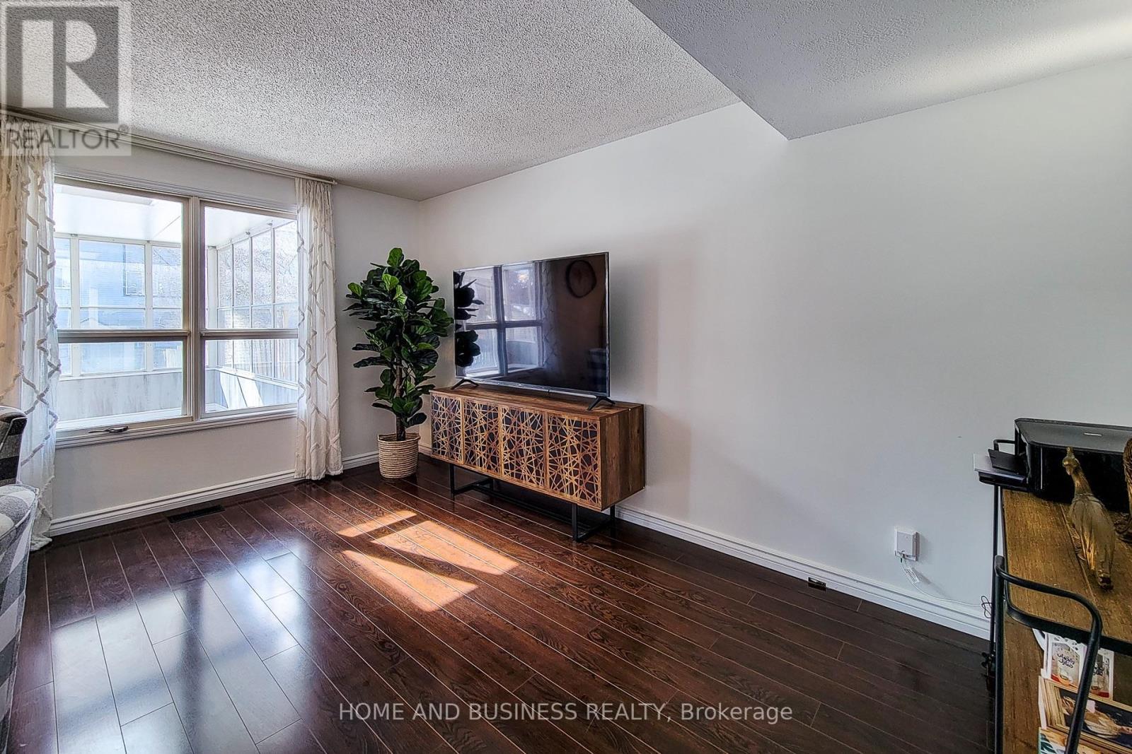 50 Everest Street, Hamilton, ON - Indoor