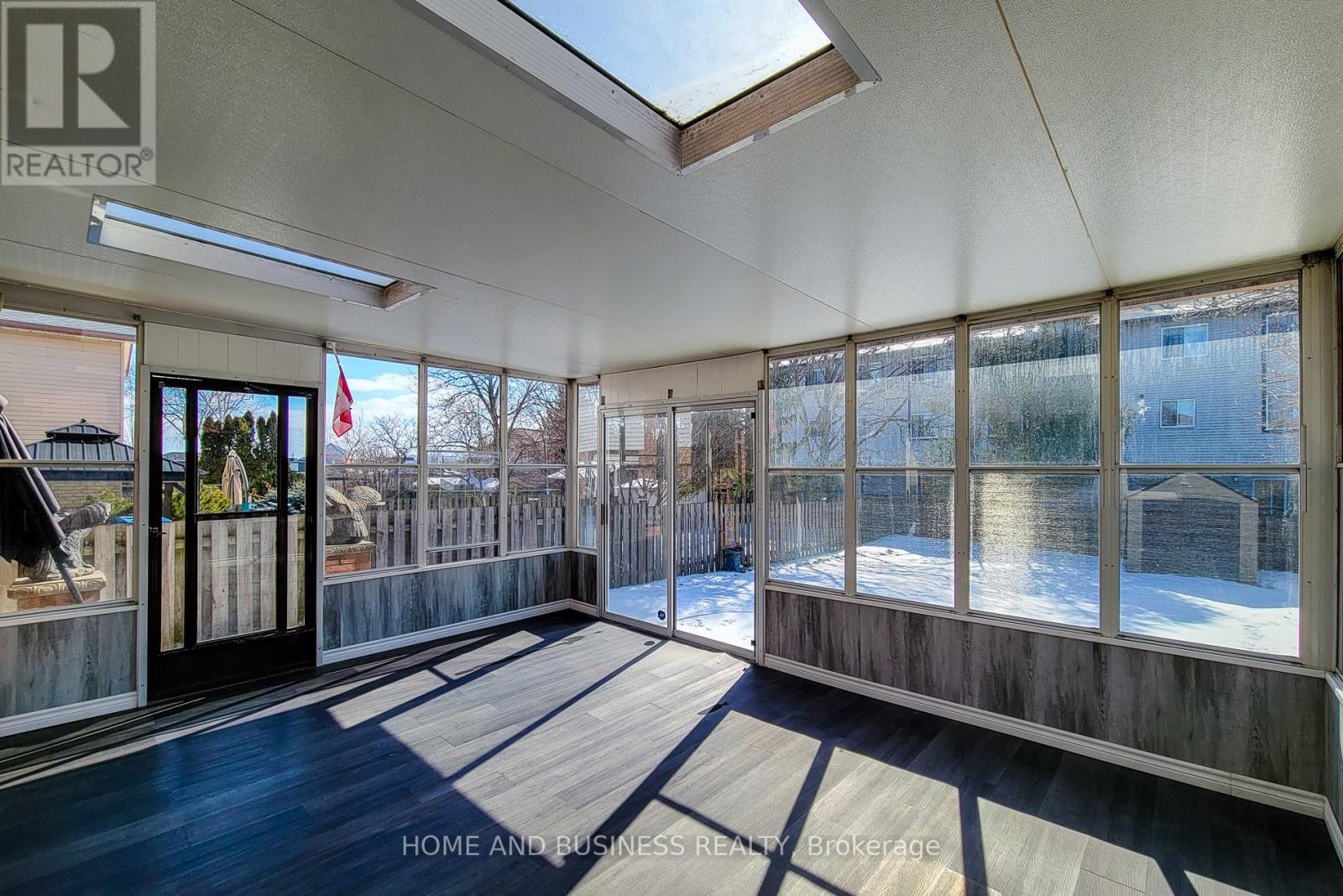 50 Everest Street, Hamilton, ON - Indoor Photo Showing Other Room