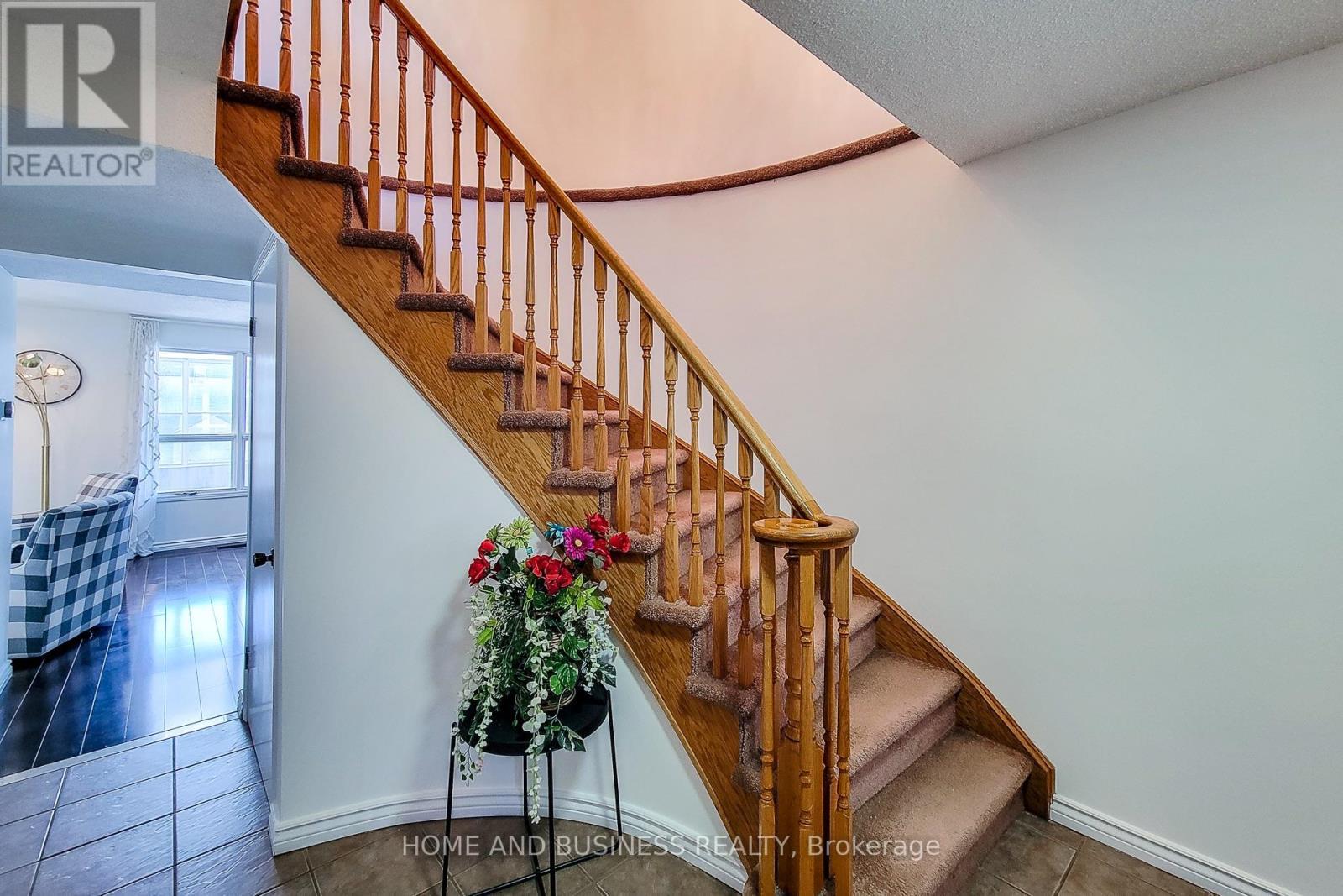 50 Everest Street, Hamilton, ON - Indoor Photo Showing Other Room