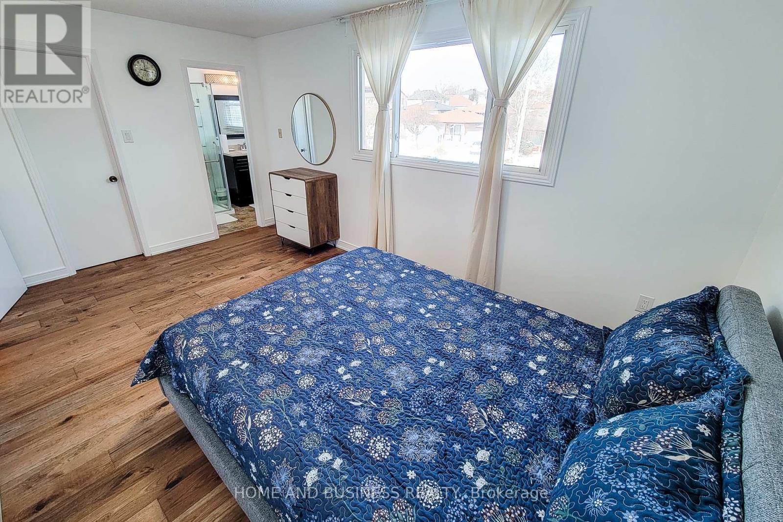 50 Everest Street, Hamilton, ON - Indoor Photo Showing Bedroom