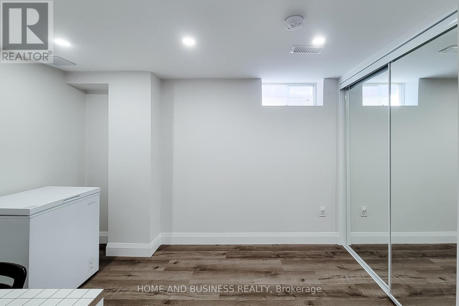 50 Everest Street, Hamilton, ON - Indoor