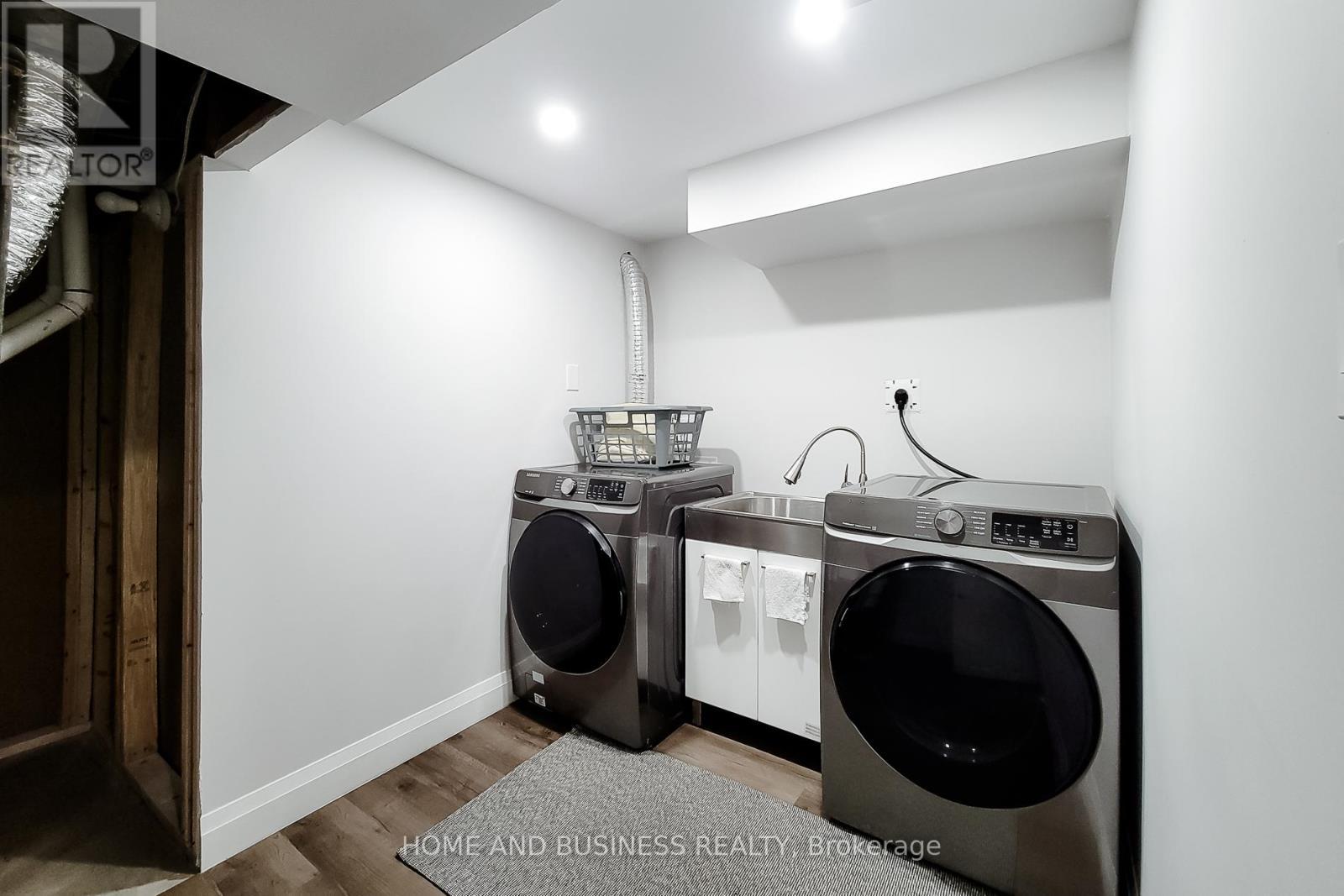 50 Everest Street, Hamilton, ON - Indoor Photo Showing Laundry Room
