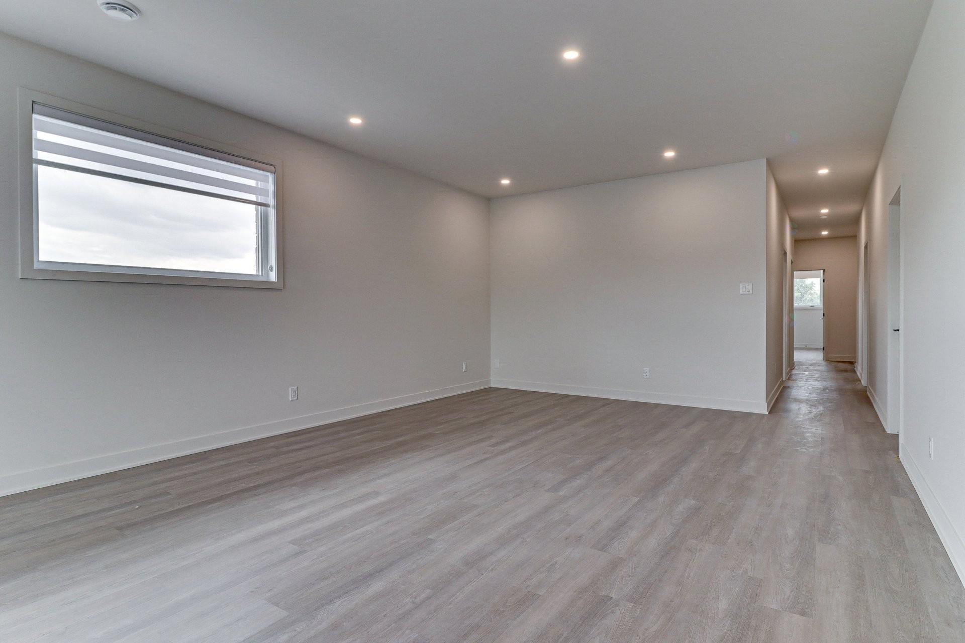 Vue d'ensemble - 8-2050 Boul. De Blois, Laval (Duvernay), QC - Indoor Photo Showing Other Room