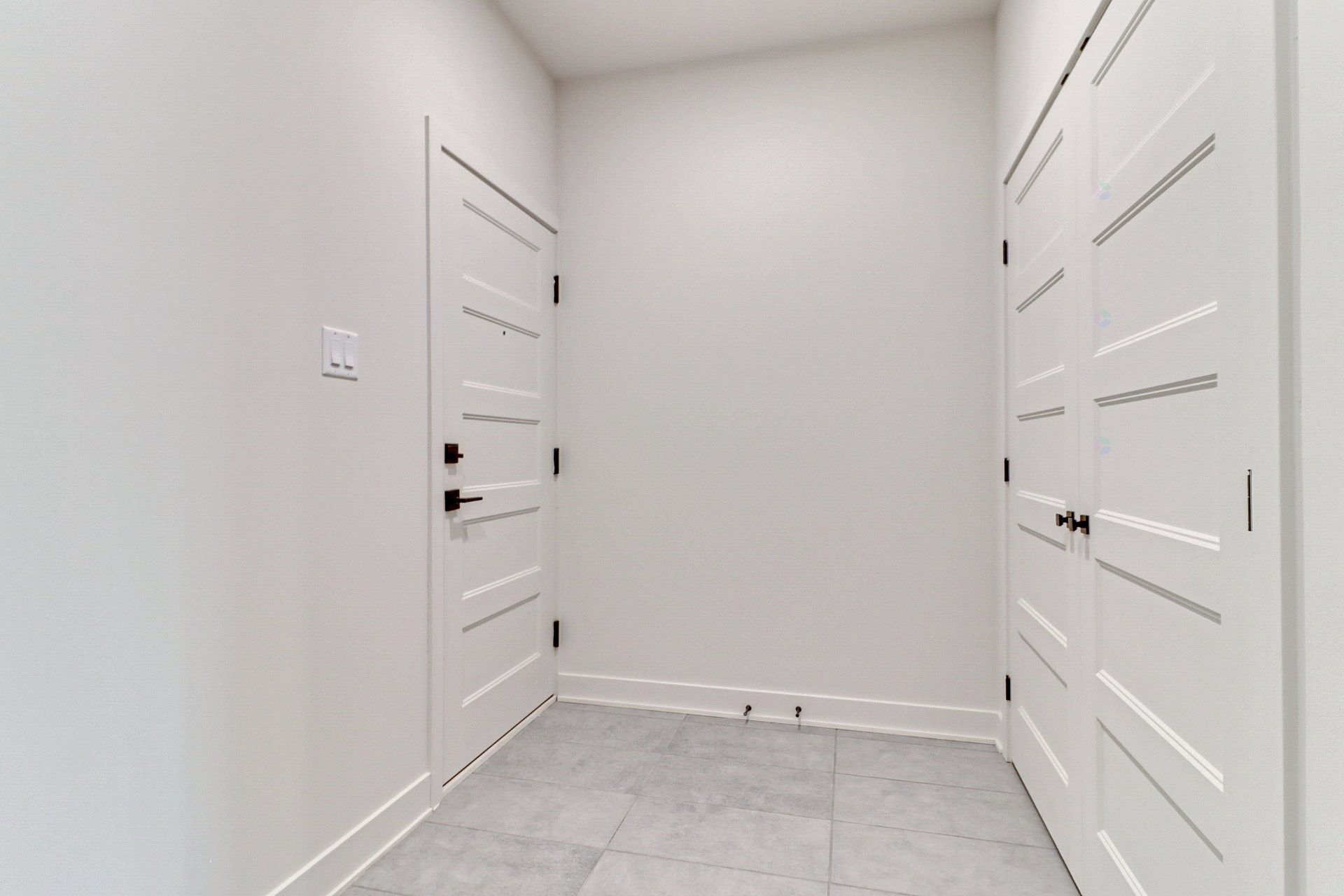 Hall d'entrée/Vestibule - 8-2050 Boul. De Blois, Laval (Duvernay), QC - Indoor Photo Showing Other Room