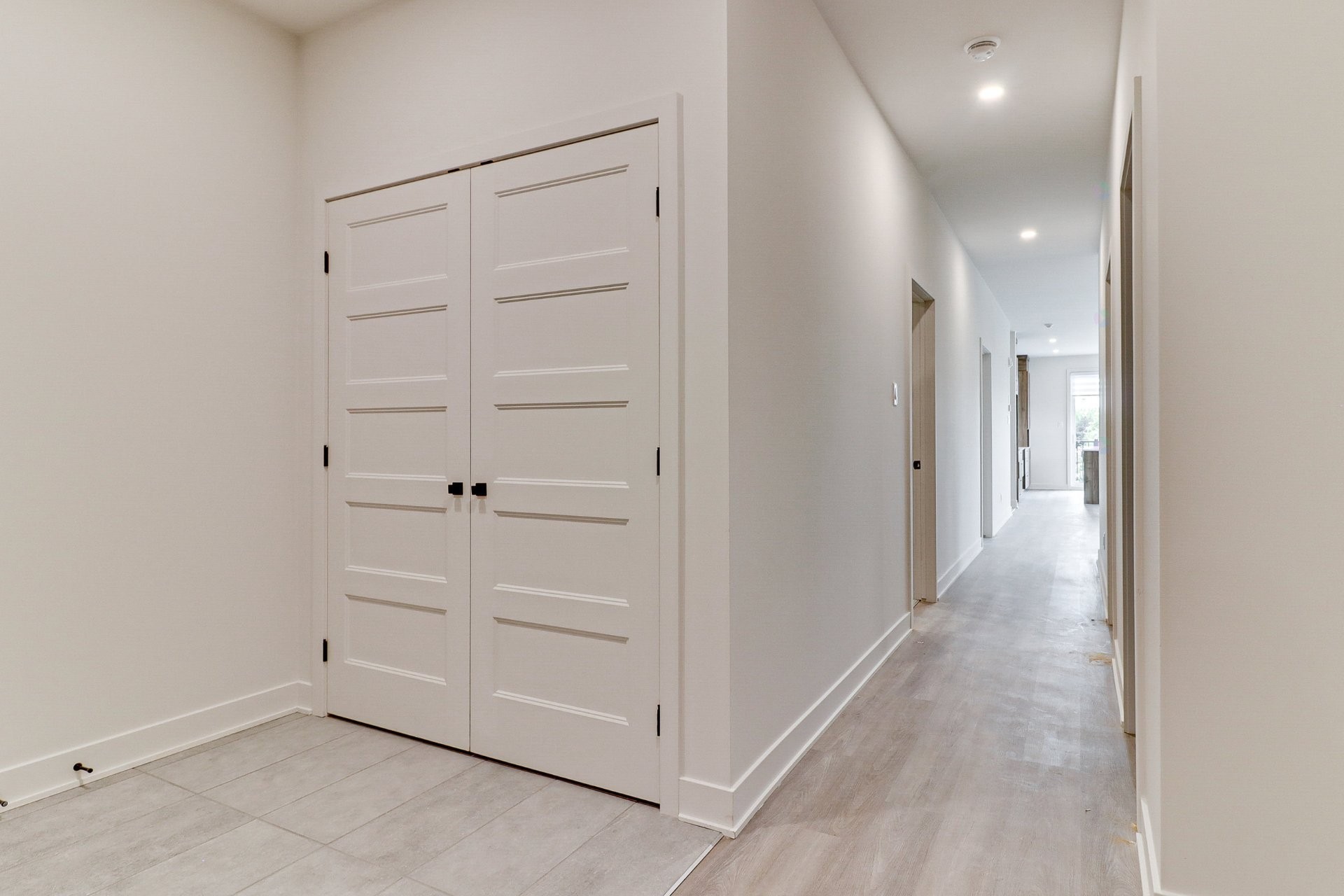 Corridor - 8-2050 Boul. De Blois, Laval (Duvernay), QC - Indoor Photo Showing Other Room