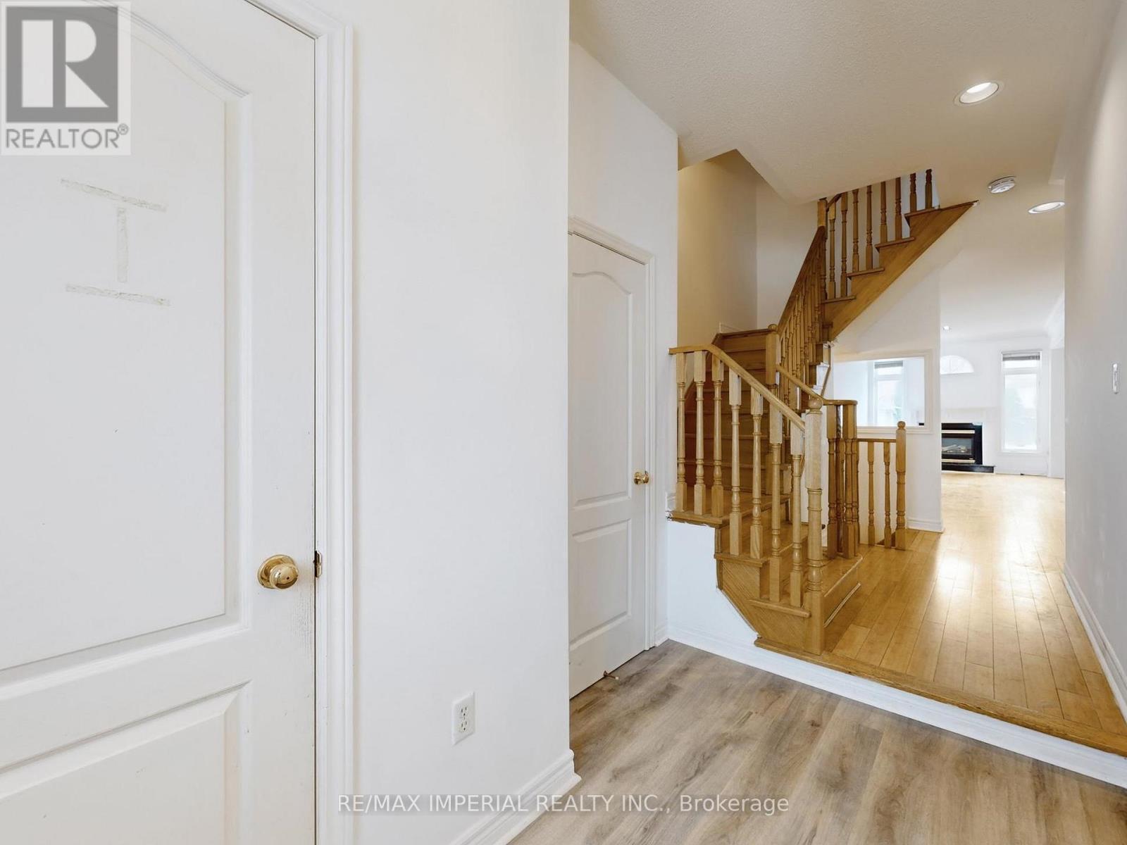 25 Ruby Crescent, Richmond Hill, ON - Indoor Photo Showing Other Room