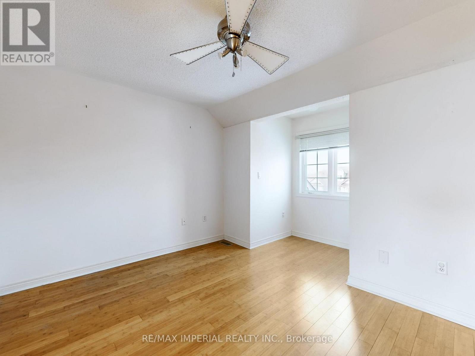 25 Ruby Crescent, Richmond Hill, ON - Indoor Photo Showing Other Room
