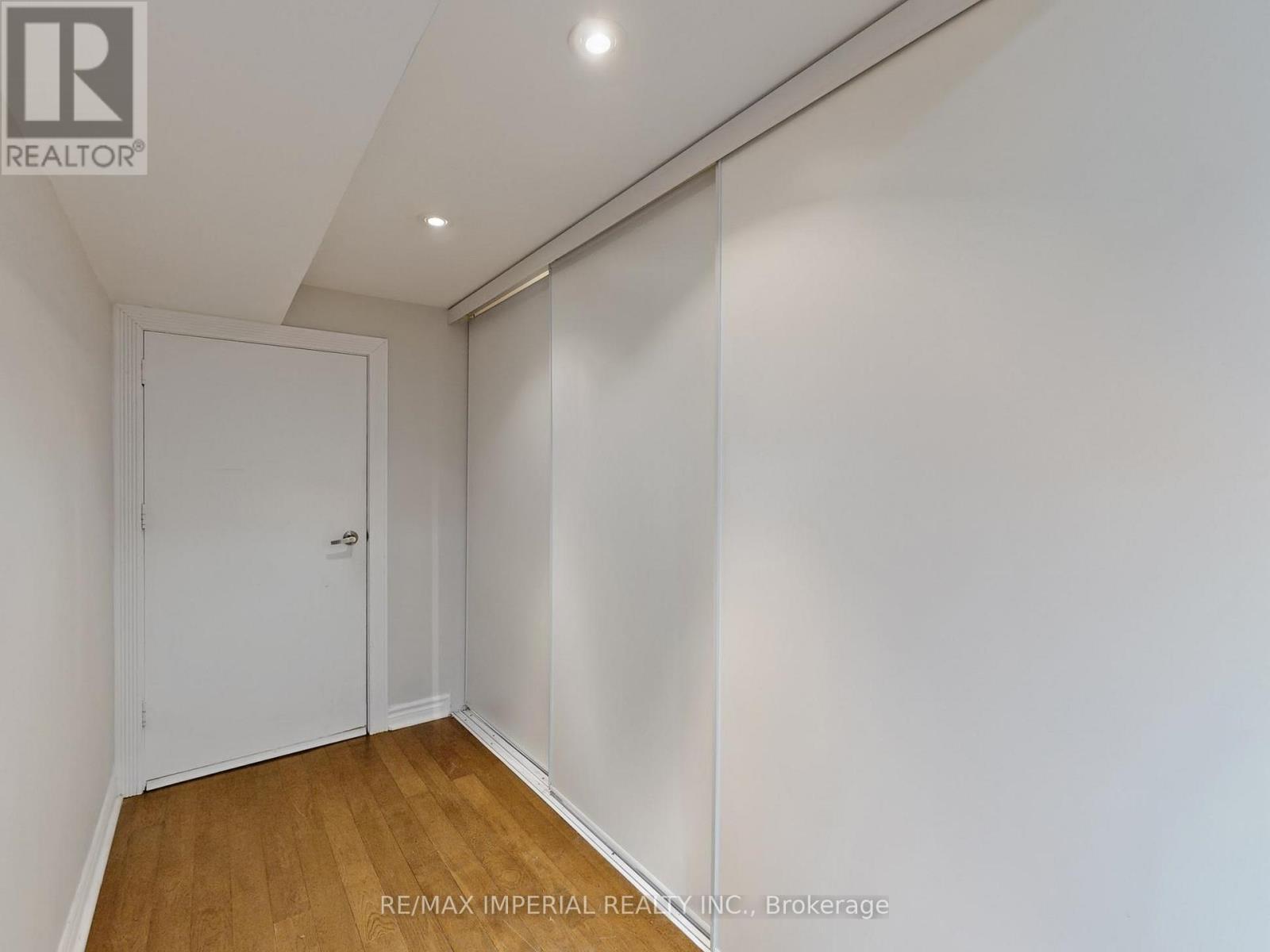 25 Ruby Crescent, Richmond Hill, ON - Indoor Photo Showing Other Room