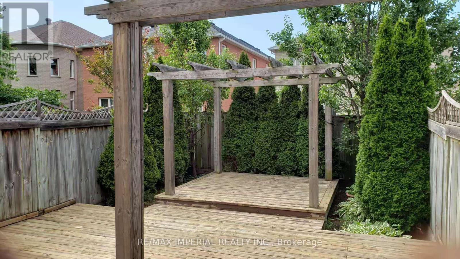 25 Ruby Crescent, Richmond Hill, ON - Outdoor With Exterior