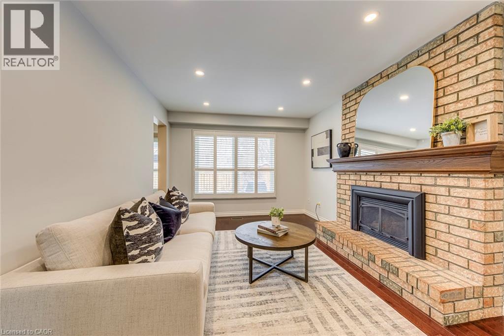2223 Vista Drive, Burlington, ON - Indoor Photo Showing Living Room With Fireplace
